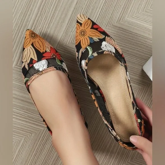 SHEIN Floral Pointed Toe Ballet Flats Cottagecore Balletcore EU 43 Size 10/11 - Picture 2 of 13